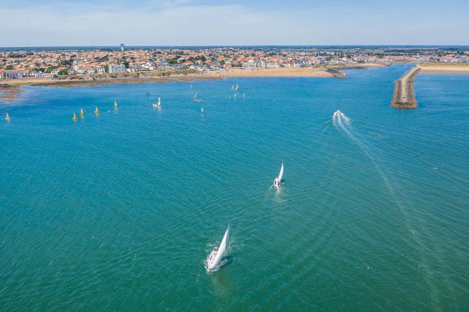 Le Bateau Ivre 50 M De La Plage Saint Gilles Croix de vie Eksteriør billede
